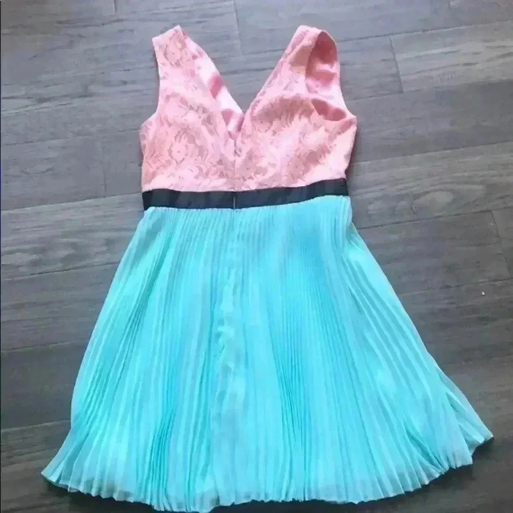 ✨🆕MAX and Cleo🆕✨ | Light pink and blue  formal accordion dress - Picture 2 of 5